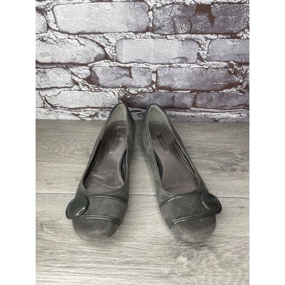 ECCO Grey Suede Leather Button Detail Ballet Casual Flats Women Sz 38EU/7.5M US - Picture 2 of 16